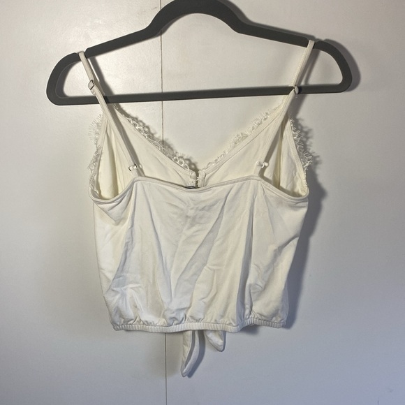 White/cream lace tank top with tire front and buttons - Picture 2 of 3